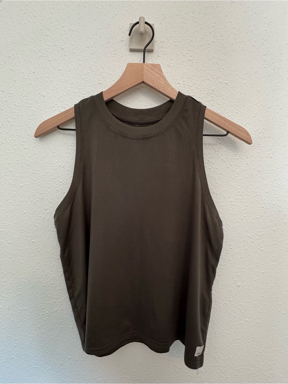 Vuori Women's Small Olive Green Sleeveless Tank Top